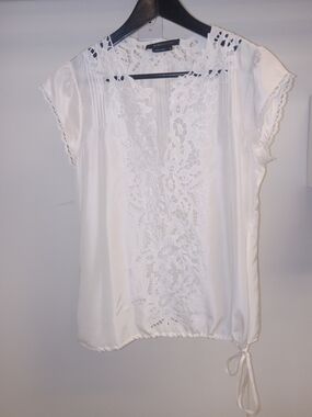 BCBGMaxAzria Silk White Lace-Front Cap Sleeve Blouse